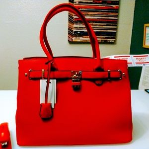 🔥🆕Pebble Grain Large Red Tote